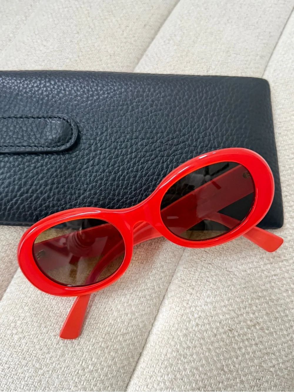 Gucci Sunglasses - red